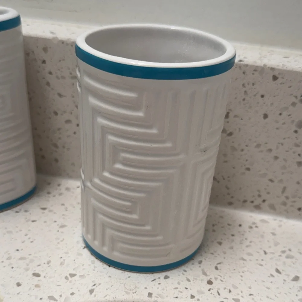 ⚜️ Jonathan Adler White and Blue Bath Accessory Set